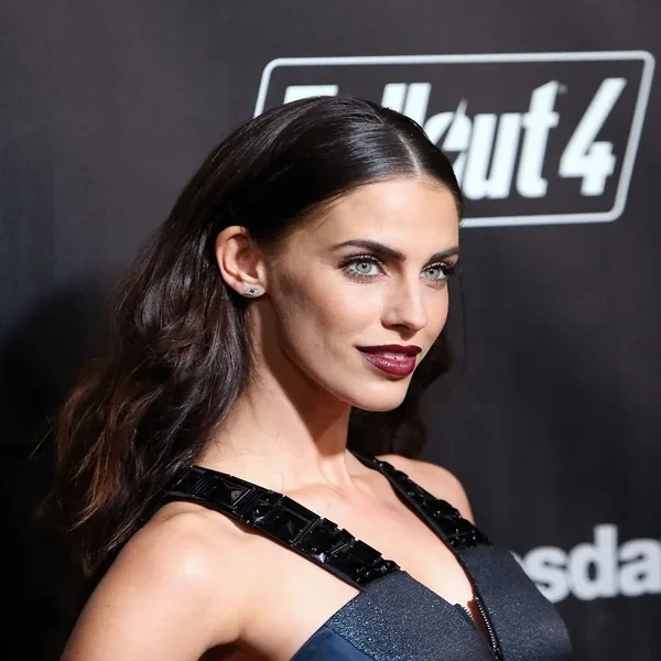 Who Is Jessica Lowndes Married To? Answers You Should See